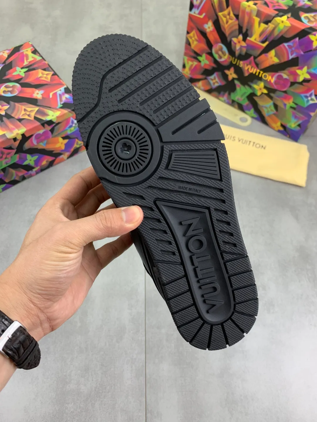 Men's men's shoes 💰P560 new style 💶【LOUIS VUITTON) (original order) new style 🍀LV Louis Vuitton *——LV classic trendy shoes! Made of imported original cowhide and water-dyed cowhide lining. The latest original wear-resistant rubber combination outsole! High quality products! Multiple colors available, code number: 38-46